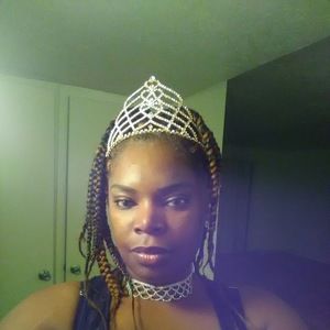 Meet your Posher, Kataya